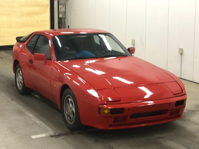 PORSCHE 944